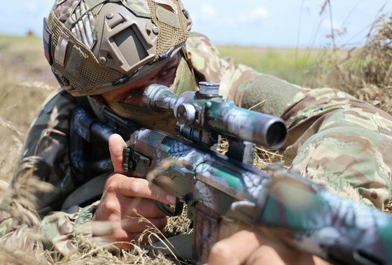    Военнослужащий отряда спецназначения на огневой позиции в Южном секторе специальной военной операции