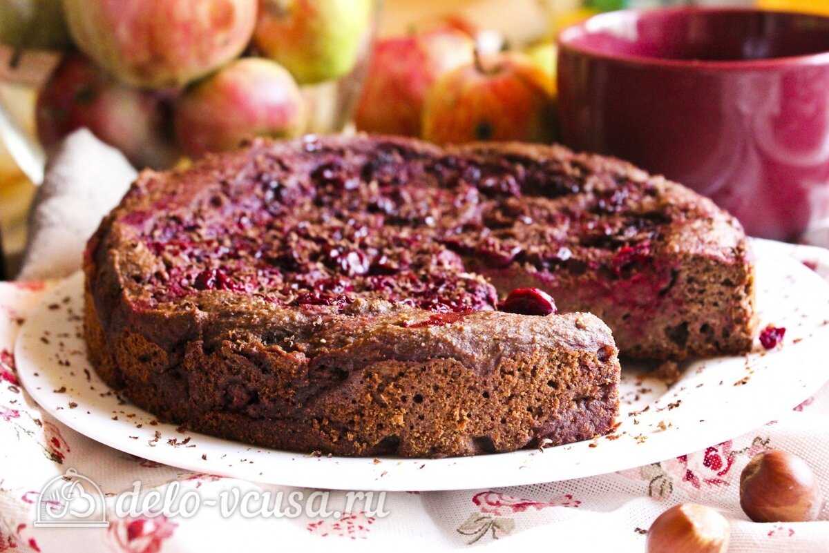 шоколадные маффины с вишней. кекс шоколадно вишневый. рецепт кекса с орехами и вишней из журнала смак. шоколадный кекс в духовке с вишней. кекс с вишней.