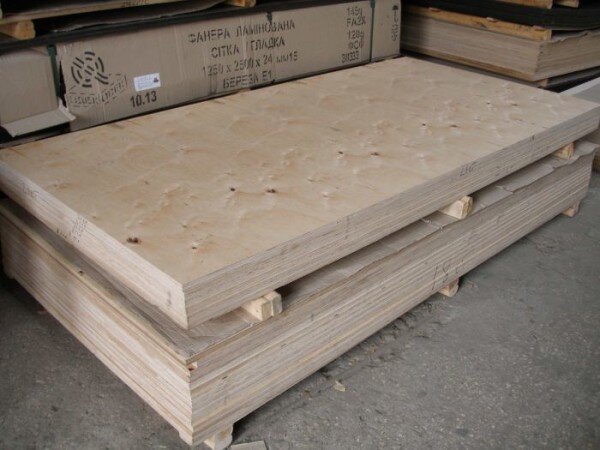  На фото большеформатные плиты