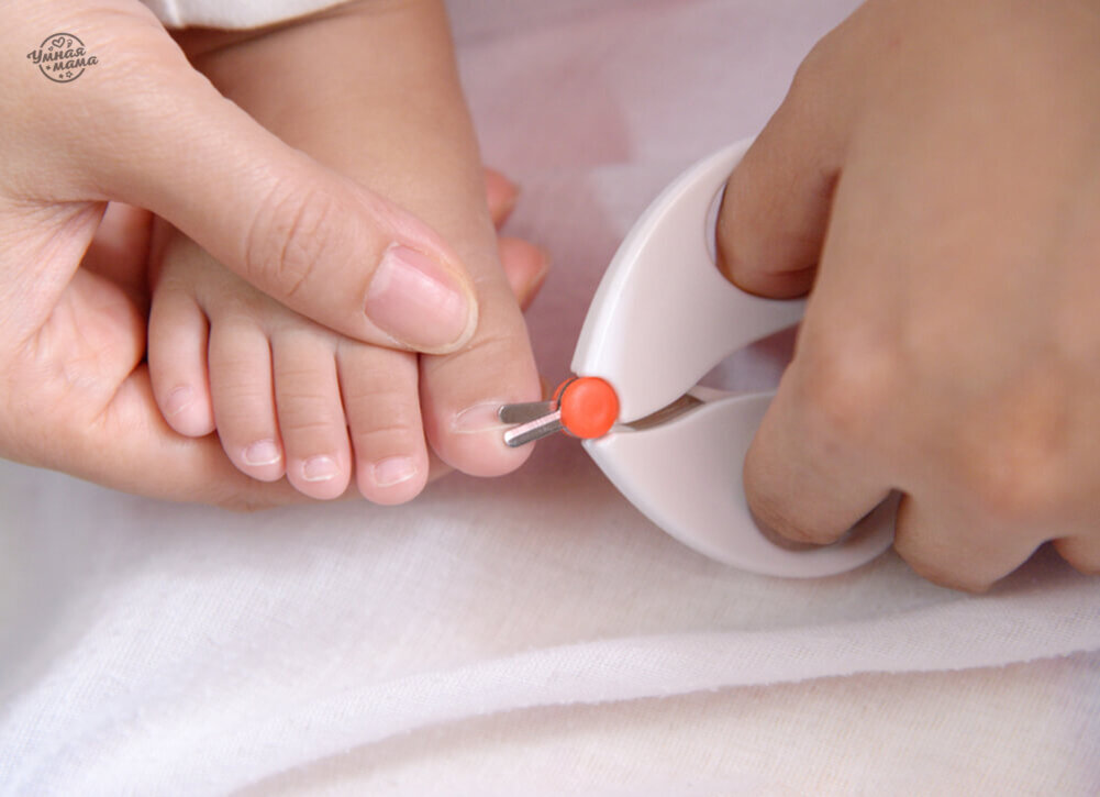 Почему ребенок грызет ногти