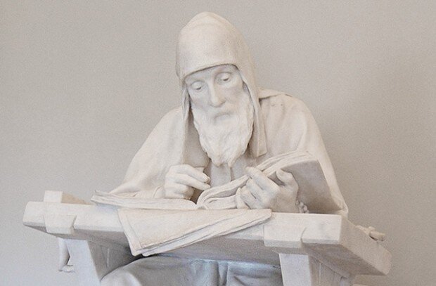 Автор семейной саги...