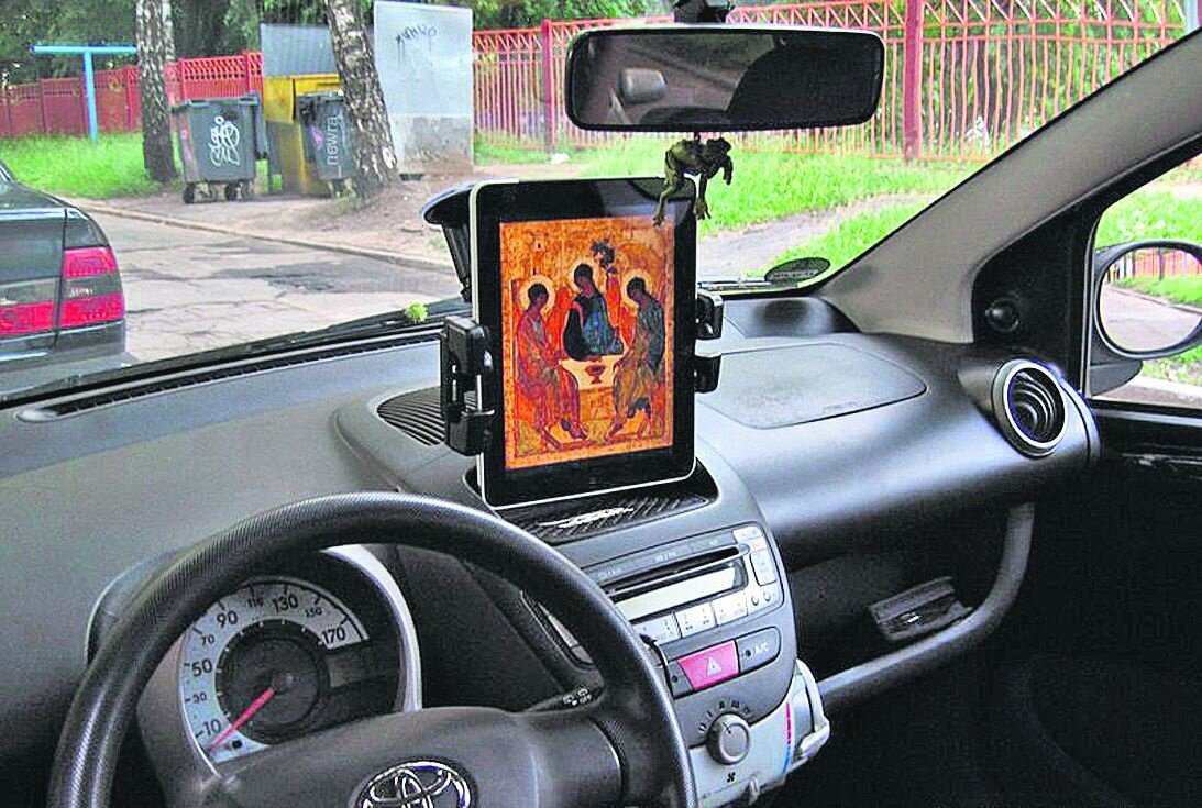 Можно икону в машину