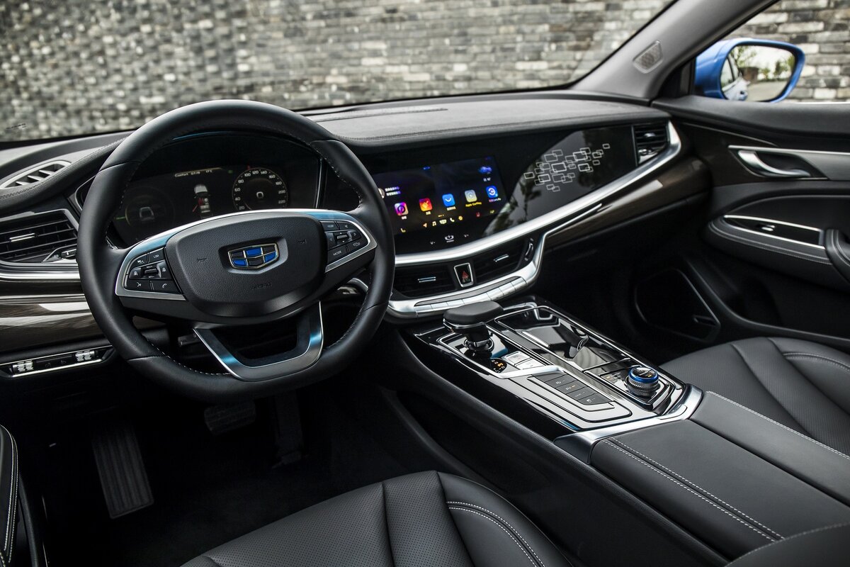 Салон нового Geely Bo Rui GE (гибридного Emgrand GT)