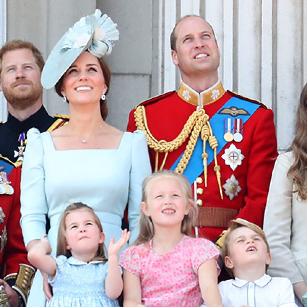 Семья королевы елизаветы великобритании. Королевская семья елизаветы 2. Семья королевы великобритании. Королевские праздники в великобритании. Королевская семья эйдин.