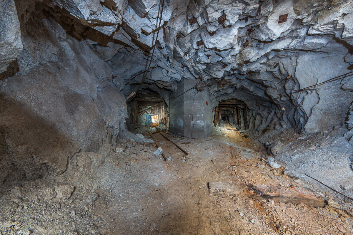 штольня шд. штольня шд. шурф штрек штольня. штольни бештау. убинская штольня.