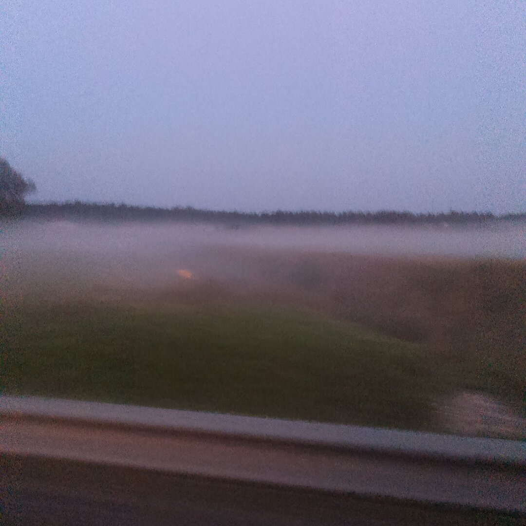 Мистический туман над нами проплывает))