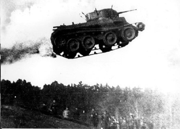 "Полет" танка БТ-7