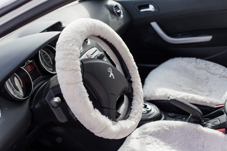 Меховая оплетка на руль (фото: https://a.d-cd.net/fda5582s-960.jpg)