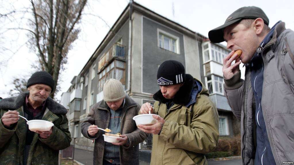 Рабочие обедают