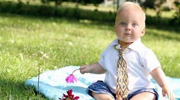 Буква «М» в мужском имени говорит о заботливости своего обладателя, его мягкости, внутренней силе. Во многих сферах жизни человек будет проявлять себя как лидер. Свой духовный потенциал он сможет развить, только если научится подавлять тягу к накопительству. Из негативных качеств личности выделяют медлительность, упрямство, злопамятность, мстительность.