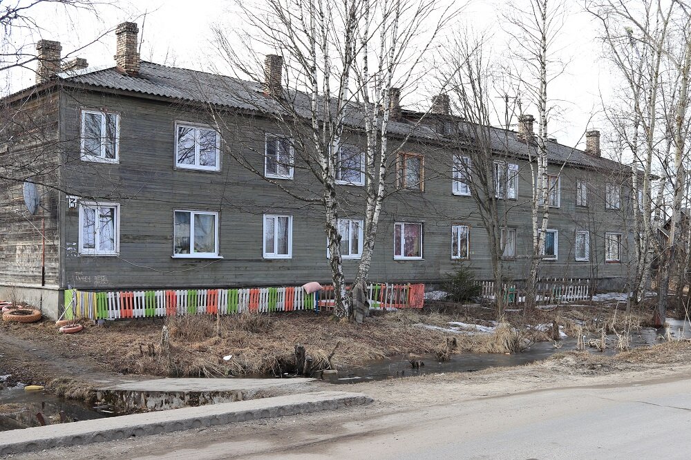 Нижние бараки. Бараки Ногинск. Архангельск бараки. Ключевая Петрозаводск бараки. Петрозаводск деревянные бараки.