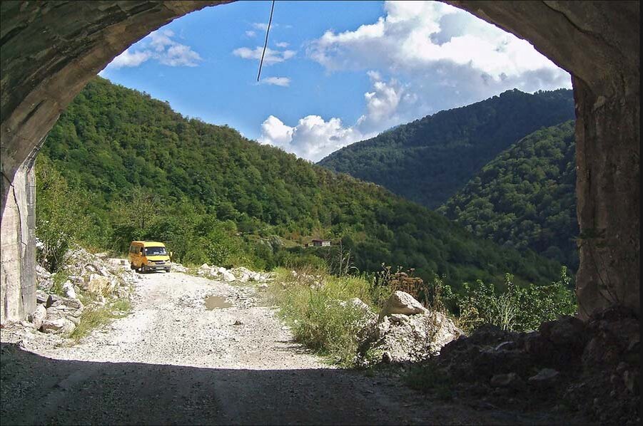 Военно-Сухумская автодорога: через Главный Кавказский хребет из Черкесска до Сухуми 