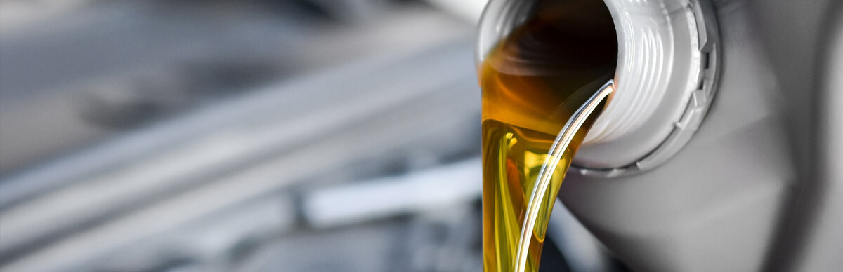 Замена масла в автомобиле.