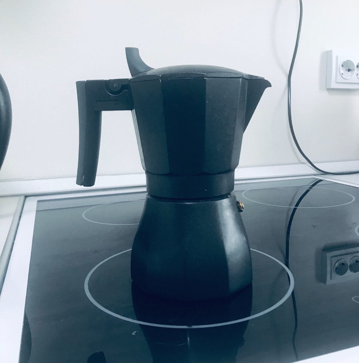 Гейзерная кофеварка 1200 рублей 