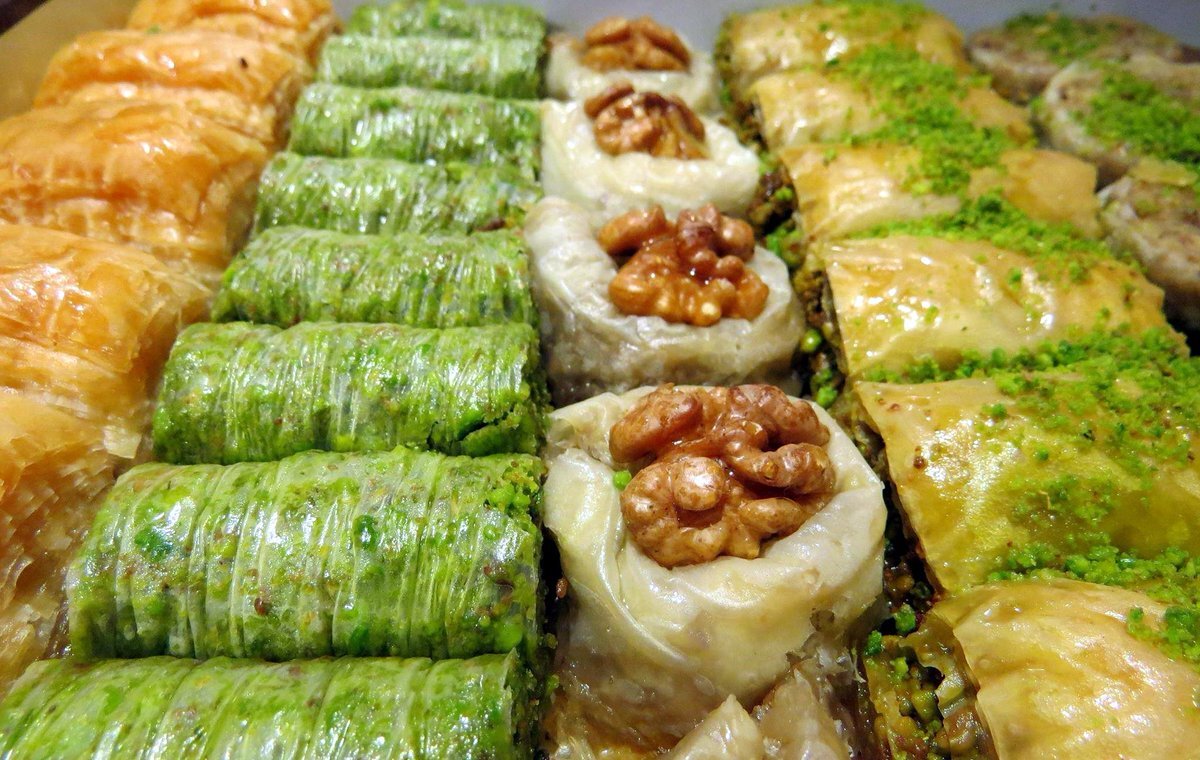 Начинка для пахлавы - я обожаю с фисташками, муж - с грецким орехом
