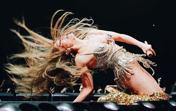 Фото: instagram.com/jlo Дженнифер Лопес показала кадр из фильма Стриптизерки