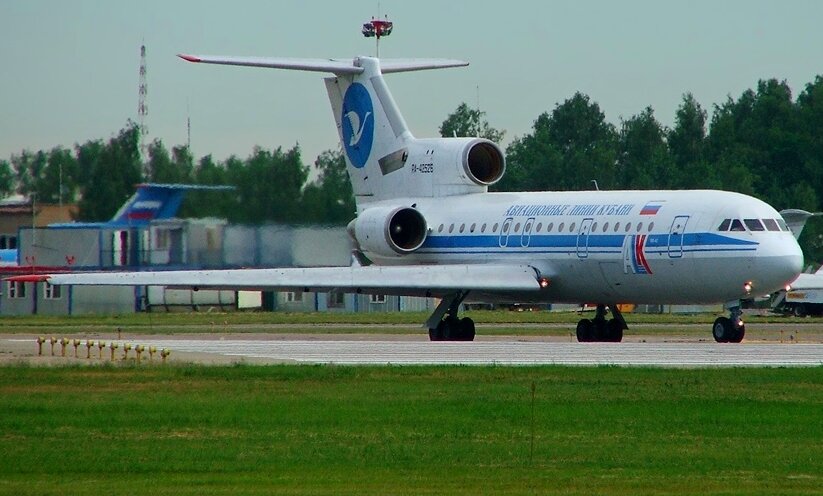 Самолёт ЯК-42