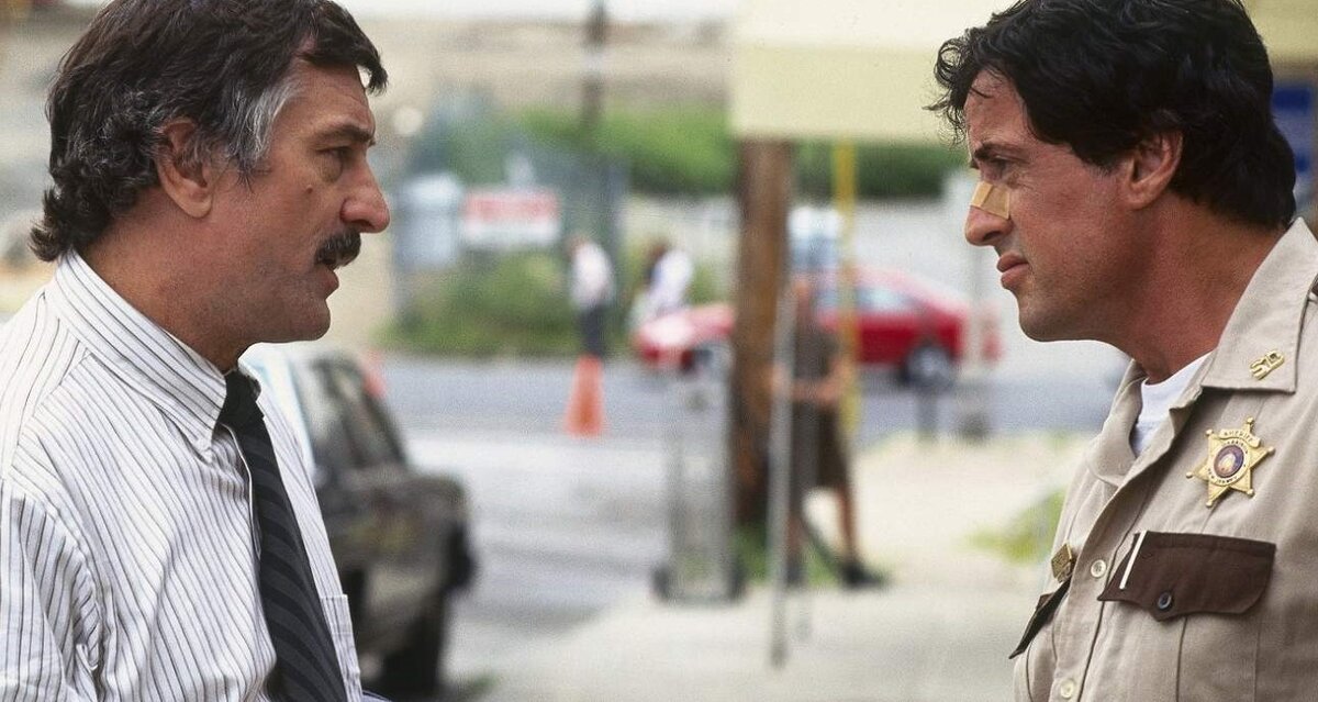 Де Ниро и Сталлоне - отличный дуэт для полицейской драмы