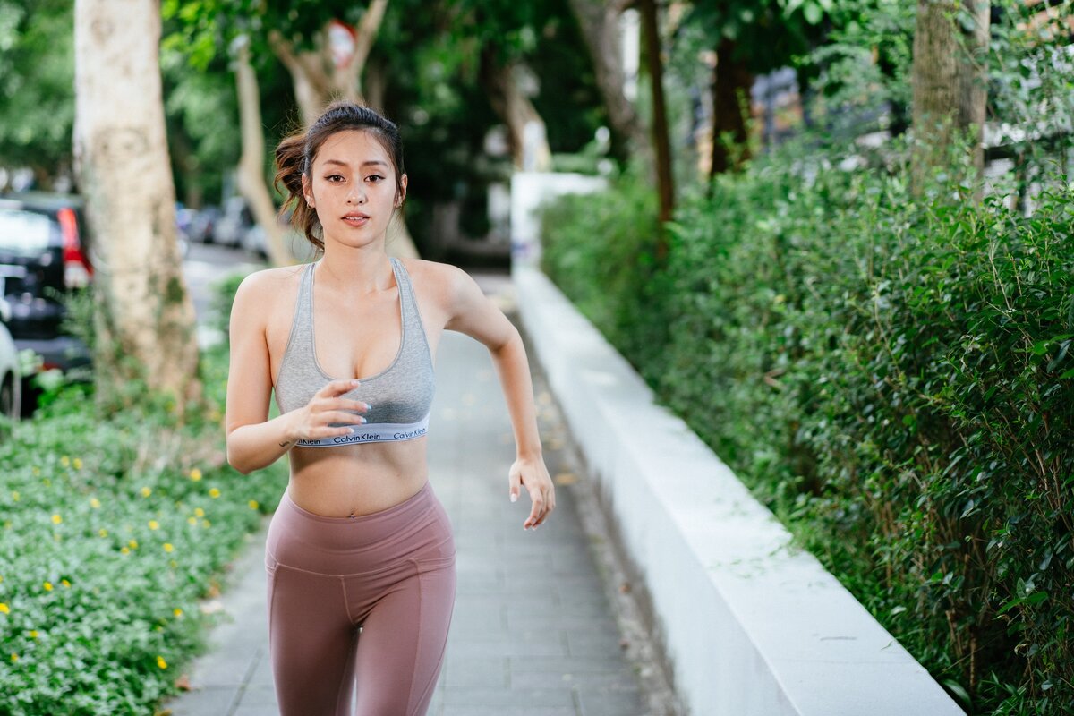 https://www.pexels.com/photo/photo-of-woman-running-2824020/