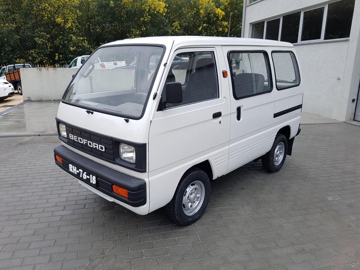 …так и микровэнов. Пассажирских… фото с сайта autocompraevenda.pt
