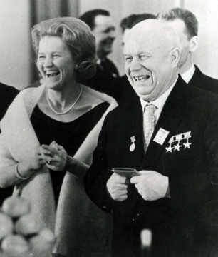 
Феномен Фурцевой заключался в ее смелости, решительности и преданности.
