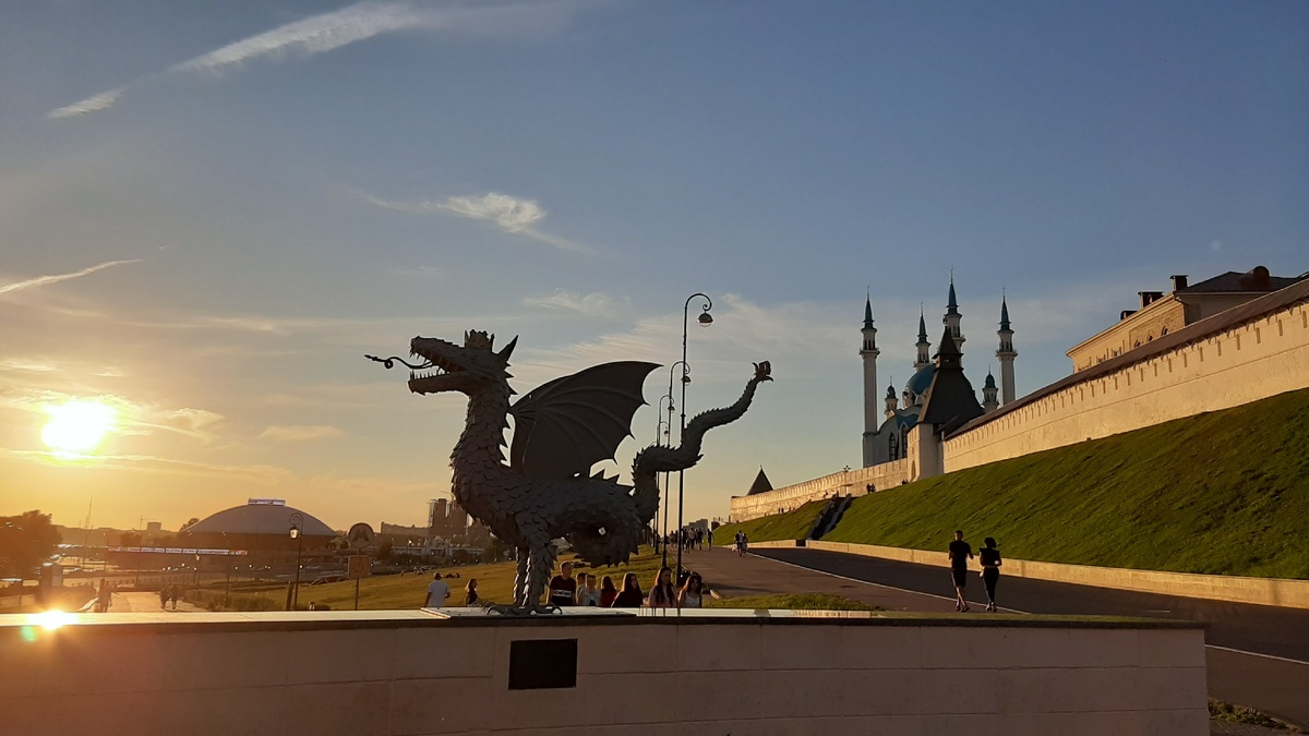 Памятник дракону Зиланту