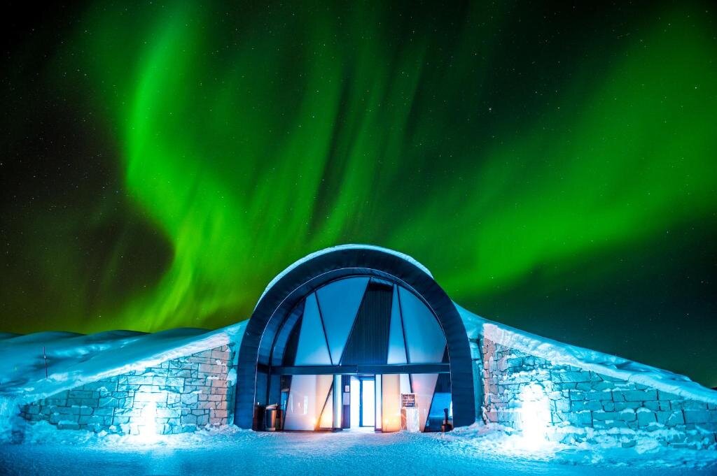 Icehotel снаружи 