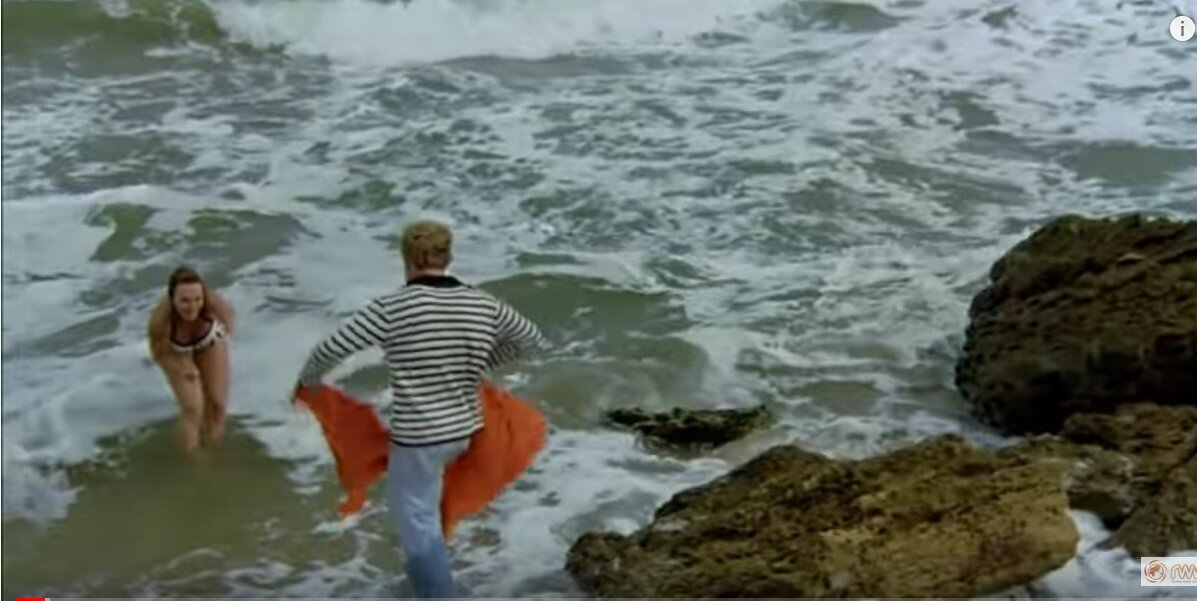 Купание в море главных героев