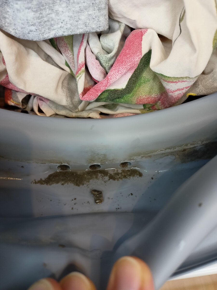 Вот столько грязи вышло из отверстий