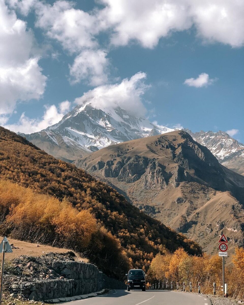 https://www.instagram.com/p/CV-Aak6gzp_/