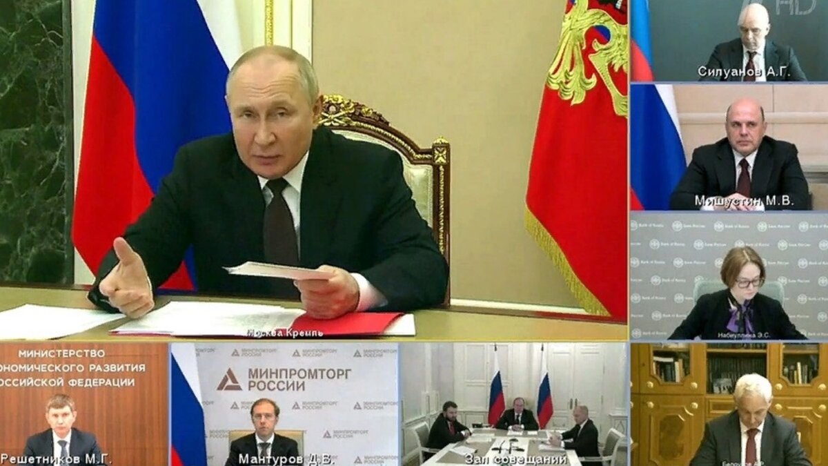 В мировой экономике, по словам президента, кризисную ситуацию провоцирует Запад. 