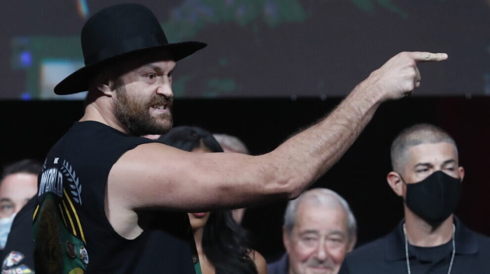    Тайсон Фьюри вызывает Усика на бой. Фото: REUTERS