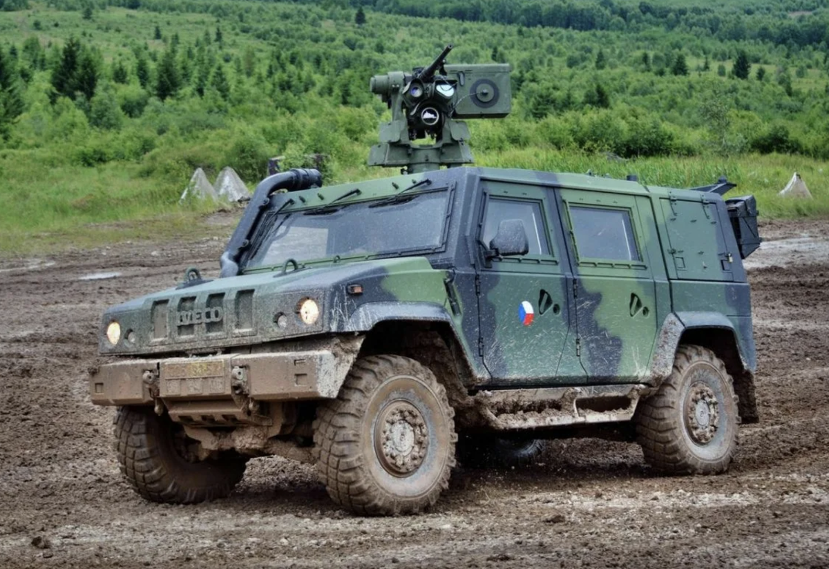 Итальянский бронеавтомобиль Iveco LMV