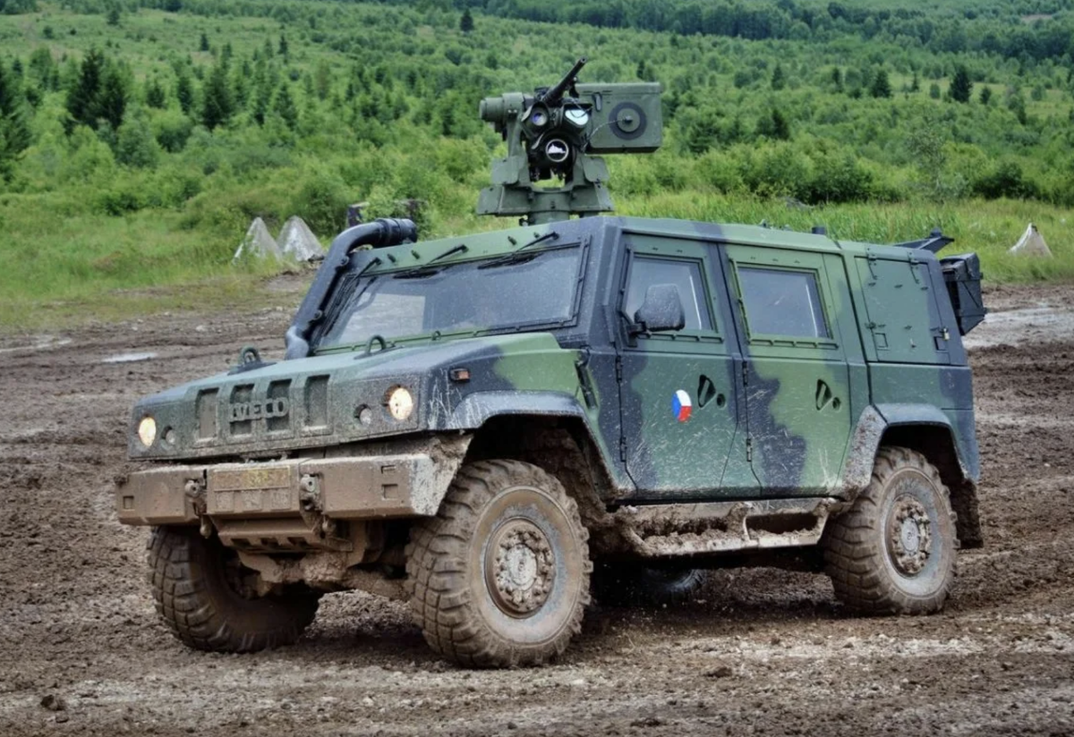 Бронеавтомобиль Iveco LMV 2