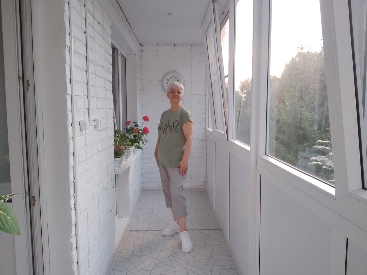 образ - бриджи, футболка и кроссы