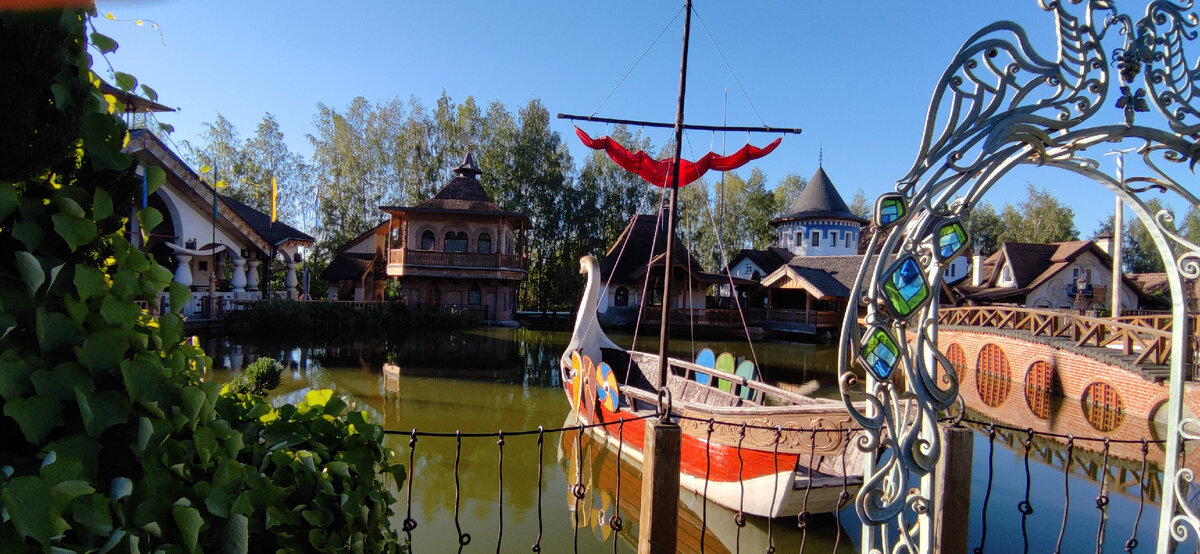 Вид со стороны летней веранды