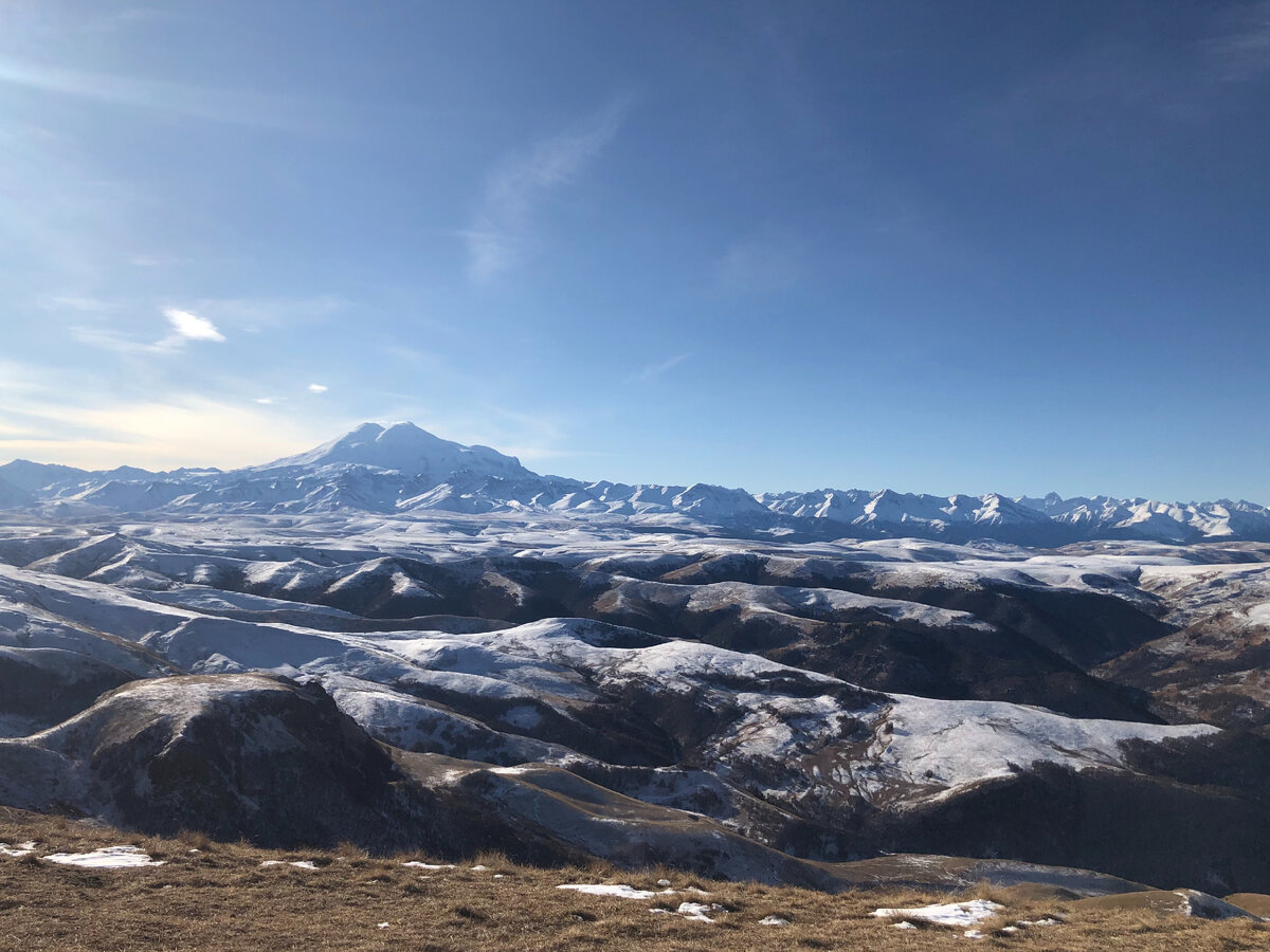 Вид на Эльбрус с плато Бермамыт. Фото из личного архива.