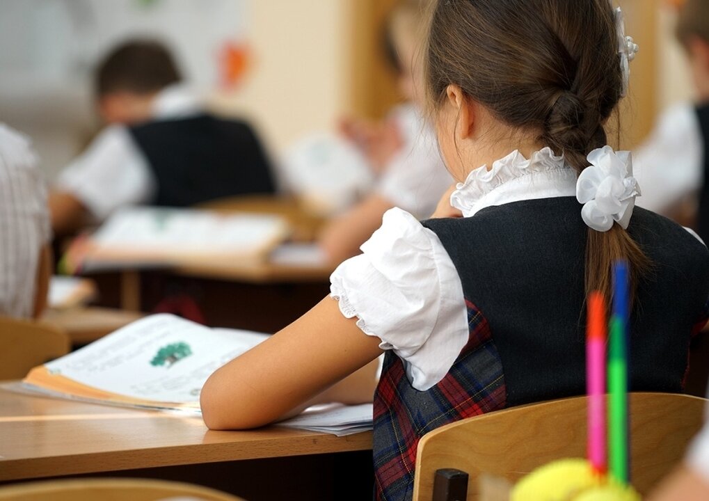    ВЦИОМ: собрать ребенка в школу за год стало дороже на 30%