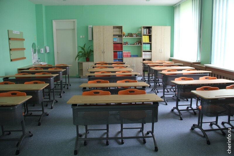    Прием в десятые классы ведется до заполнения вакантных мест, некоторые школы набирают учеников вплоть до сентября. Сейчас свободно около 170 мест.