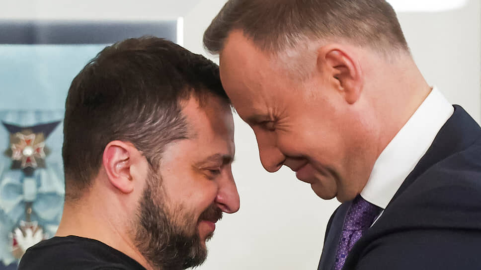 Фото: Kacper Pempel / Reuters📷Встреча президентов Украины и Польши Владимира Зеленского (слева) и Анджея Дуды в Варшаве, апрель 2023 года