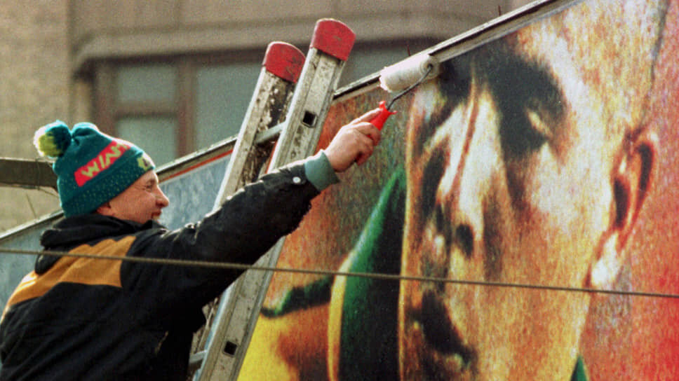    «Я очень амбициозный и наслаждаюсь этим. Я просто достигаю поставленных целей»   
С переходом в «Барселону» начинается звездный час Роналдо. В первом же сезоне в испанском клубе бразилец становится лучшим футболистом планеты по версии FIFA. Через год получает «Золотую бутсу», забив 34 гола в 37 играх Reuters