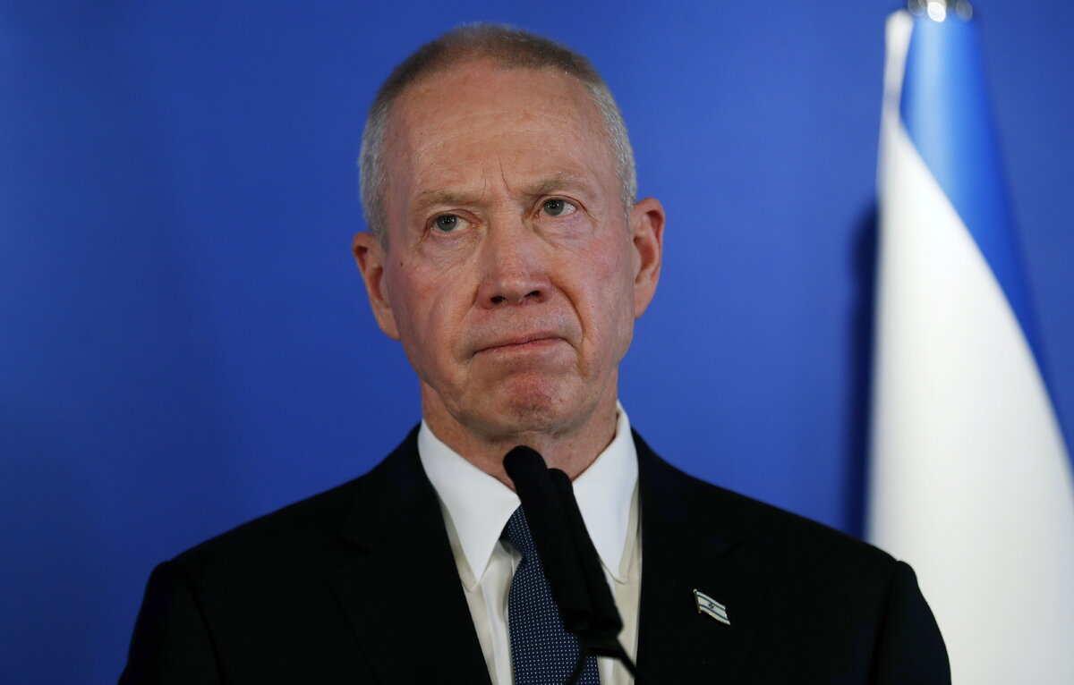    Йоав Галант  EPA-EFE/ATEF SAFADI