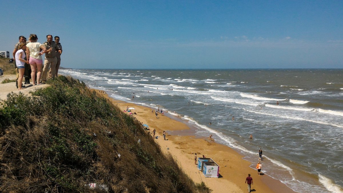 Вид на пляж и море