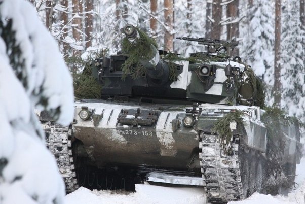 Немцев спросили: «насколько западные ОБТ, такие как Challenger 2 или Leopard 2, превосходят российские танки?»