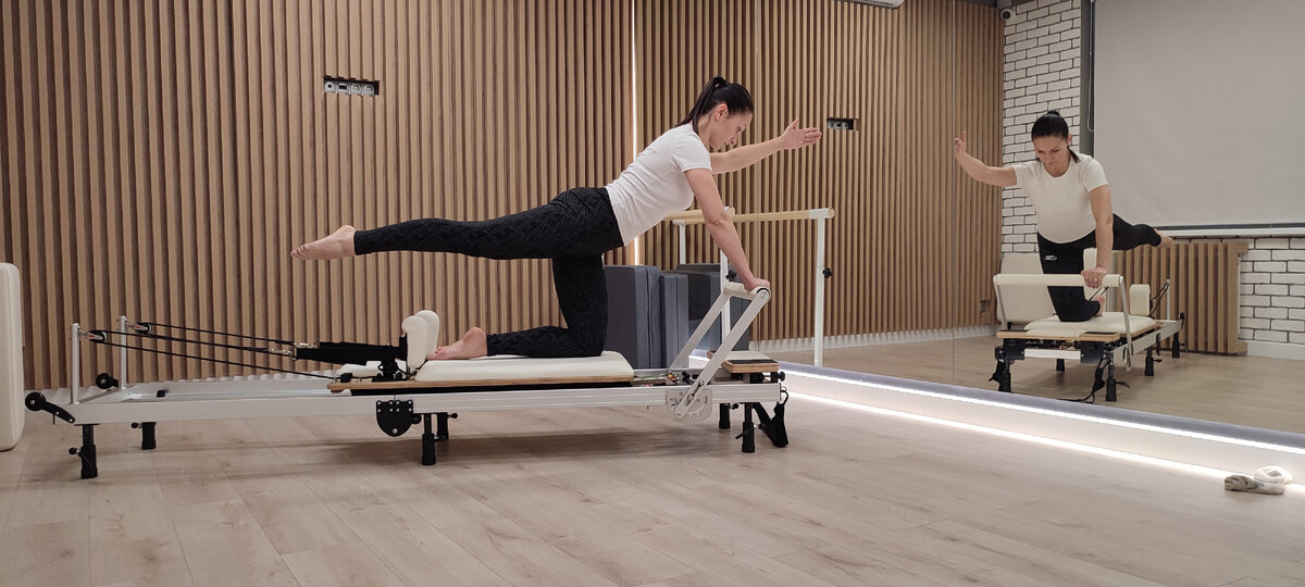 Пилатес на тренажере реформер