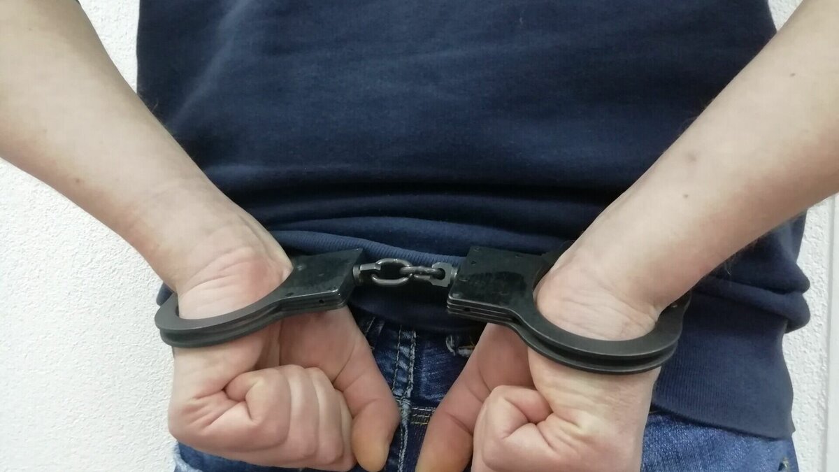     Мужчина помогал сожительнице скрывать имущество, а также подделывал необходимые документы. Об этом рассказали в пресс-службе прокуратуры региона.