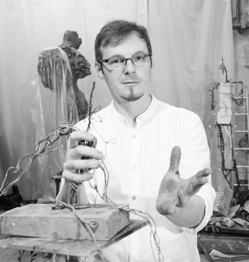 На фото скульптор Семён Жохов, из личного архива