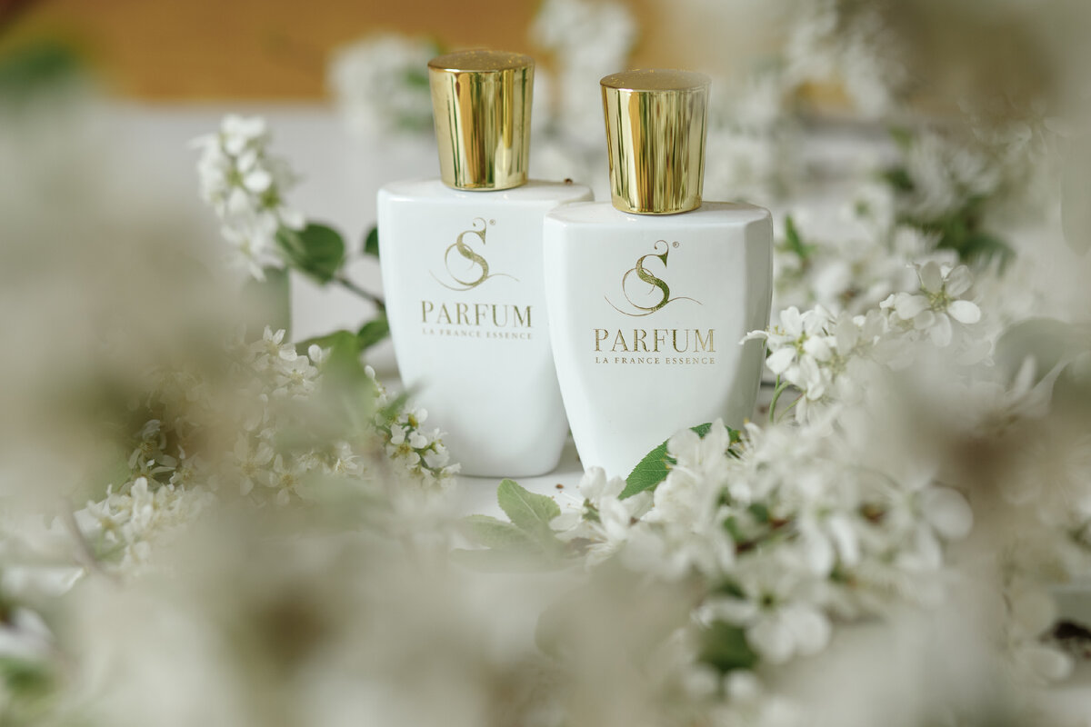 Sparfum фото белое. На что похожи запахи s Parfum. Люксы в sparfum на весну.