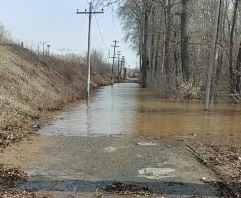    В Оренбурге подтопило дорогу в микрорайон 18 разъезд Белов Михаил Александрович