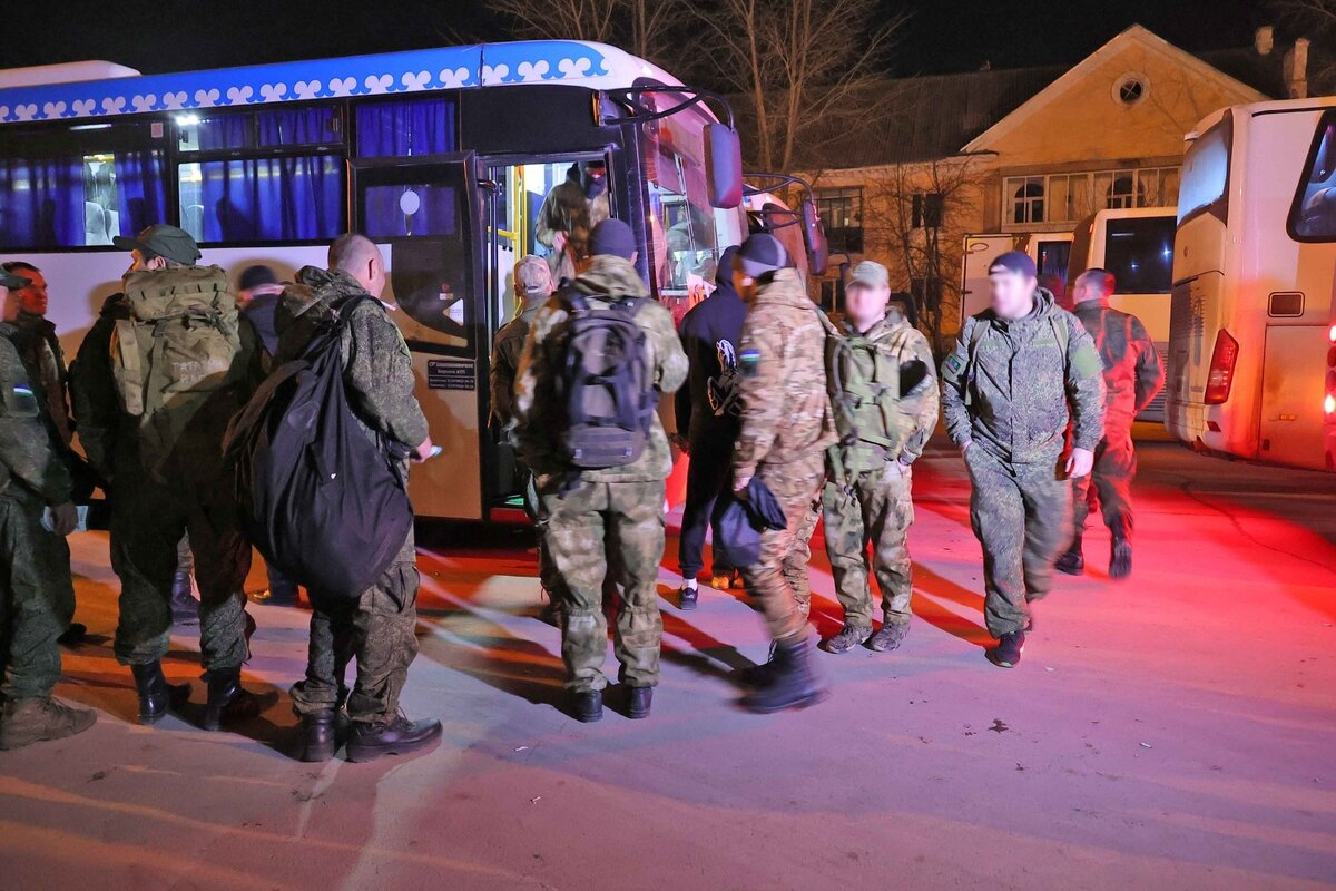 Более шестисот человек пополнили ряды батальонов для СВО: Андрей Назаров. Фото: Александр ДАНИЛОВ.